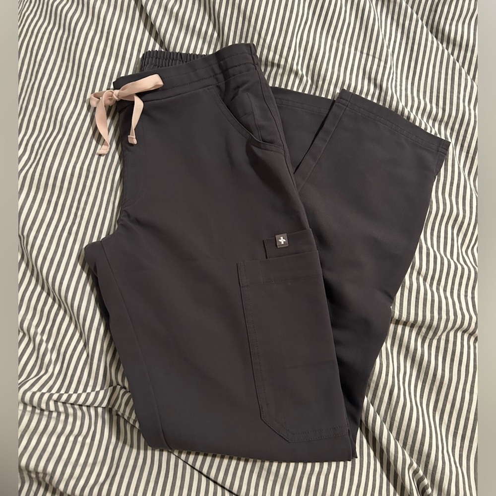 FIGS Yola Scrub Pants in Charcoal - Size XXS PETITE